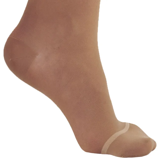 AW 16 Sheer Support Knee Highs 15-20 mmHg