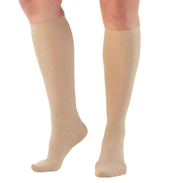 AW 167 Women's Travel Knee High Socks 15-20 mmHg
