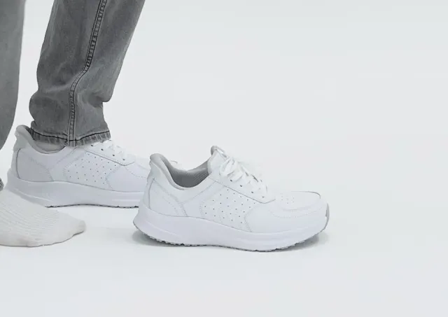 Orthofeet Men's Navigate Hands-Free Shoes