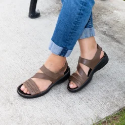 Propet Women's Garnet Leather Sandal
