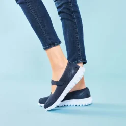 Propet Women's TravelActiv Mary Jane White